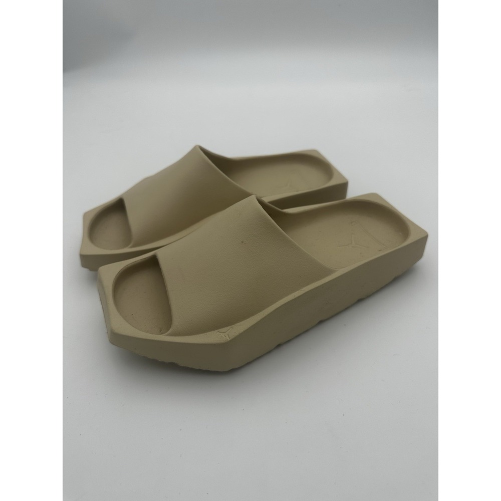 Jordan Roam Slides Men's 4 Women's 5.5 Sanddrift Sesame Beige FQ0227